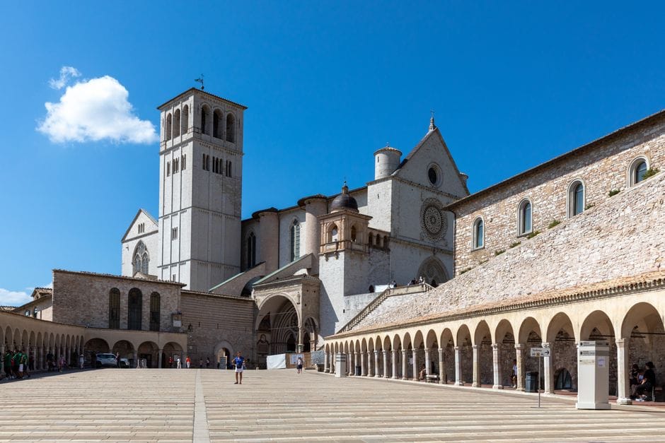 Umbria a piedi: il Cammino di Assisi e la Valnerina di fine primavera