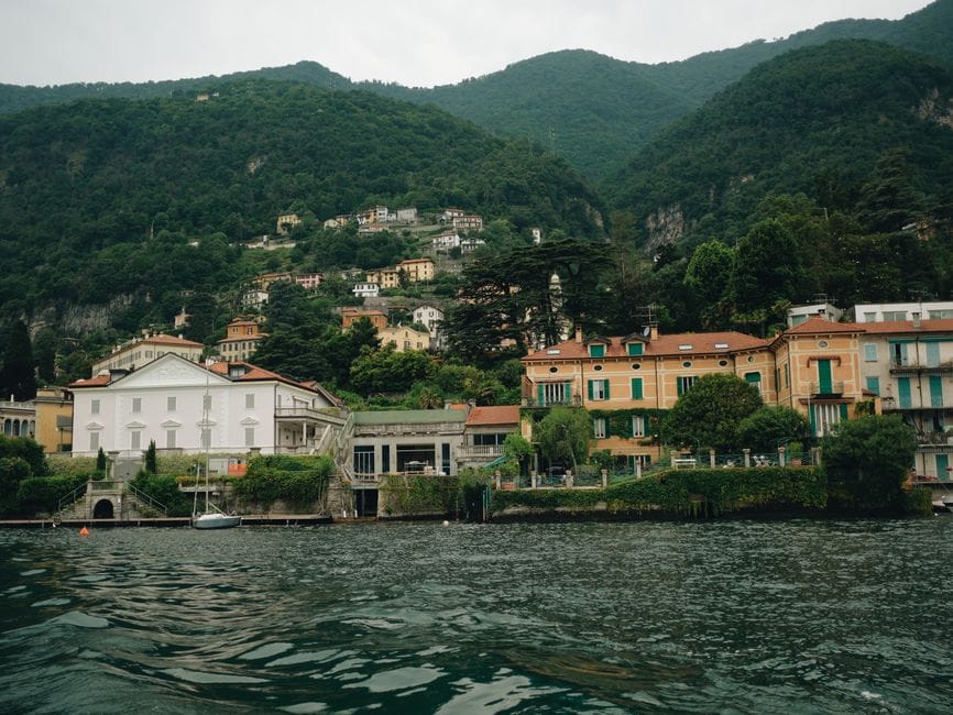 Lago di Como a maggio: Varenna, Bellagio e i giardini in fiore