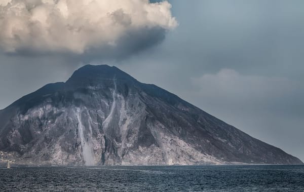 Isole Eolie a inizio stagione: vulcani, mare e calma prima dell'estate