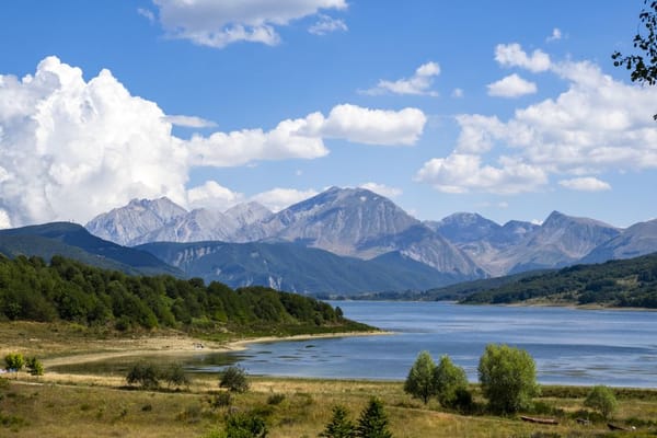 Gran Sasso e Campo Imperatore: il piccolo Tibet d'Abruzzo a primavera