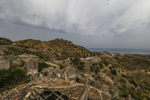 Nei borghi fantasma d'Italia, dove ad agosto il silenzio è quasi assoluto