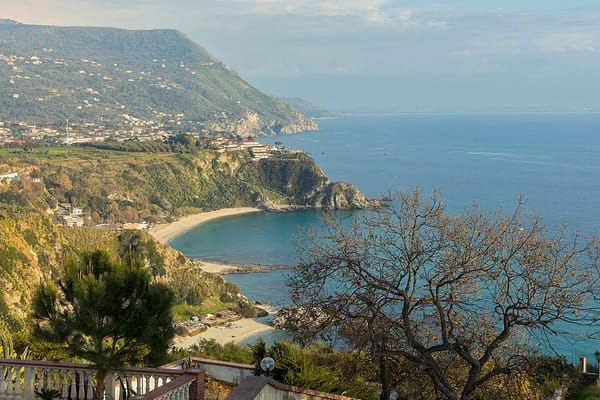 Calabria a luglio: Tropea, Capo Vaticano e la Costa degli Dei prima del pienone di agosto