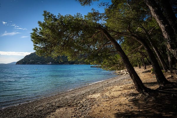 La Maremma a fine estate: spiagge selvagge, il Parco naturale e le terme libere di Saturnia