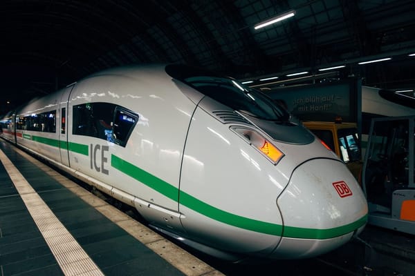 Da Milano parte il nuovo treno notturno per Bruxelles: cosa cambia per chi viaggia in Europa senza aereo